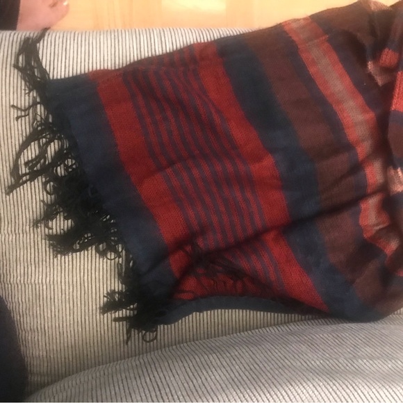 H&M shawl - Picture 1 of 3